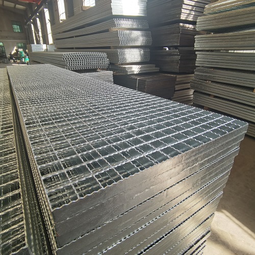 客戶血淚教訓(xùn)：選錯(cuò)鋼格板規(guī)格，3個(gè)月就變形