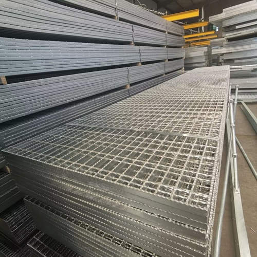 學校操場鋼格柵：防護耐用的兒童友好方案