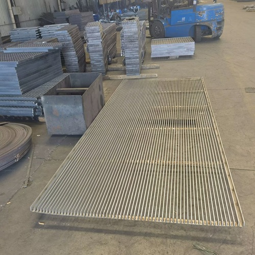 鋼格柵性能大揭秘：憑什么成為工程界寵兒？