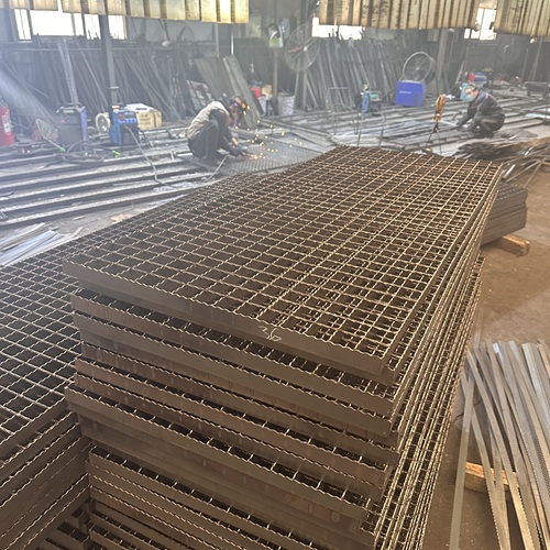 鋼格柵板維護(hù)保養(yǎng)指南，延長(zhǎng)使用壽命