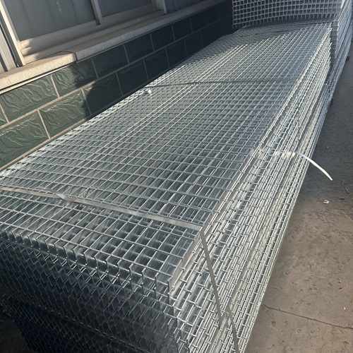 鋼格柵板從工具到美學(xué)的華麗轉(zhuǎn)身